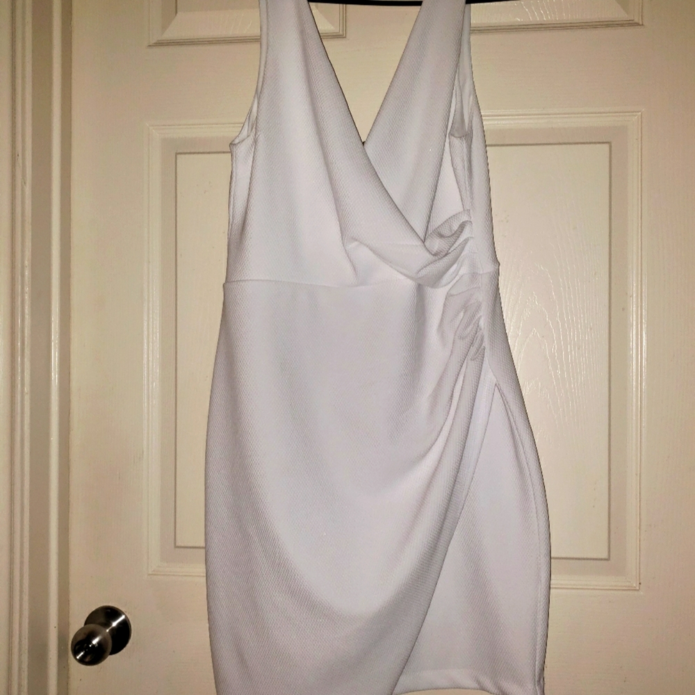 White cocktail dress with side ruching NWT